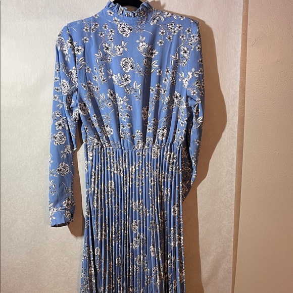 Floral Blue Dress - Picture 3 of 5